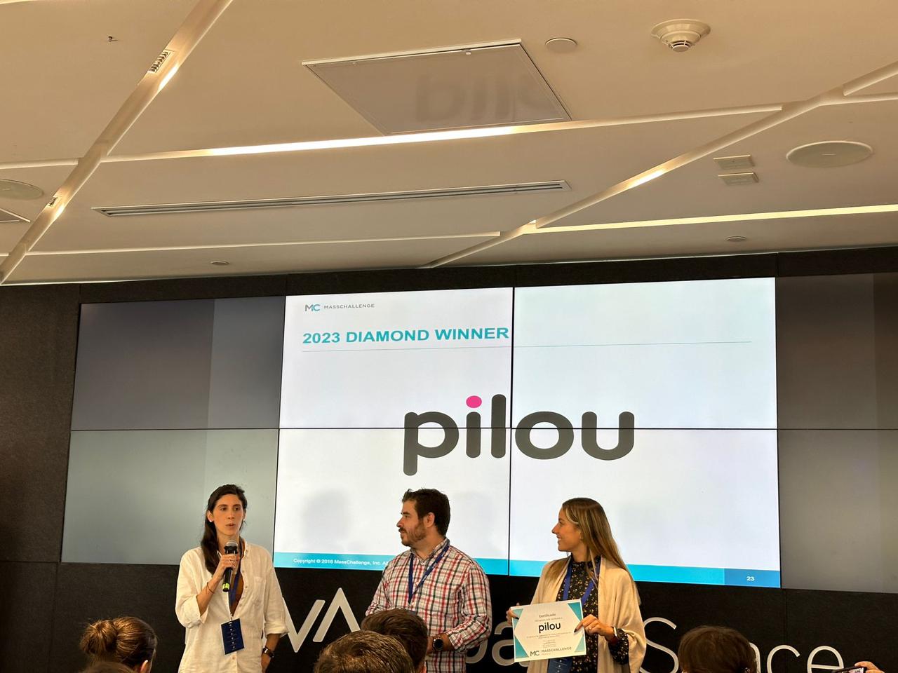 Momento de la ceremonia de premiación de Mass Challenge